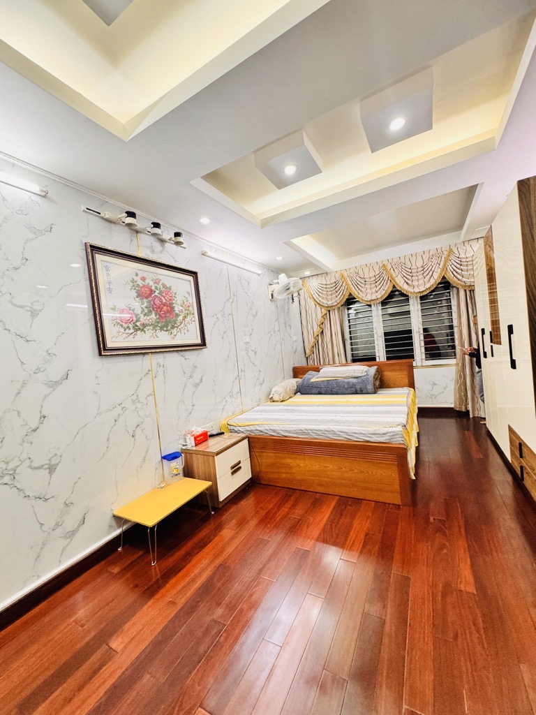 SIÊU PHẨM XUÂN LA,5 TẦNG MT 6M,NHỈNH 7 TỶ,Ô TÔ QUA NHÀ,CĂN GÓC 3 THOÁNG,DÂN TRÍ CAO