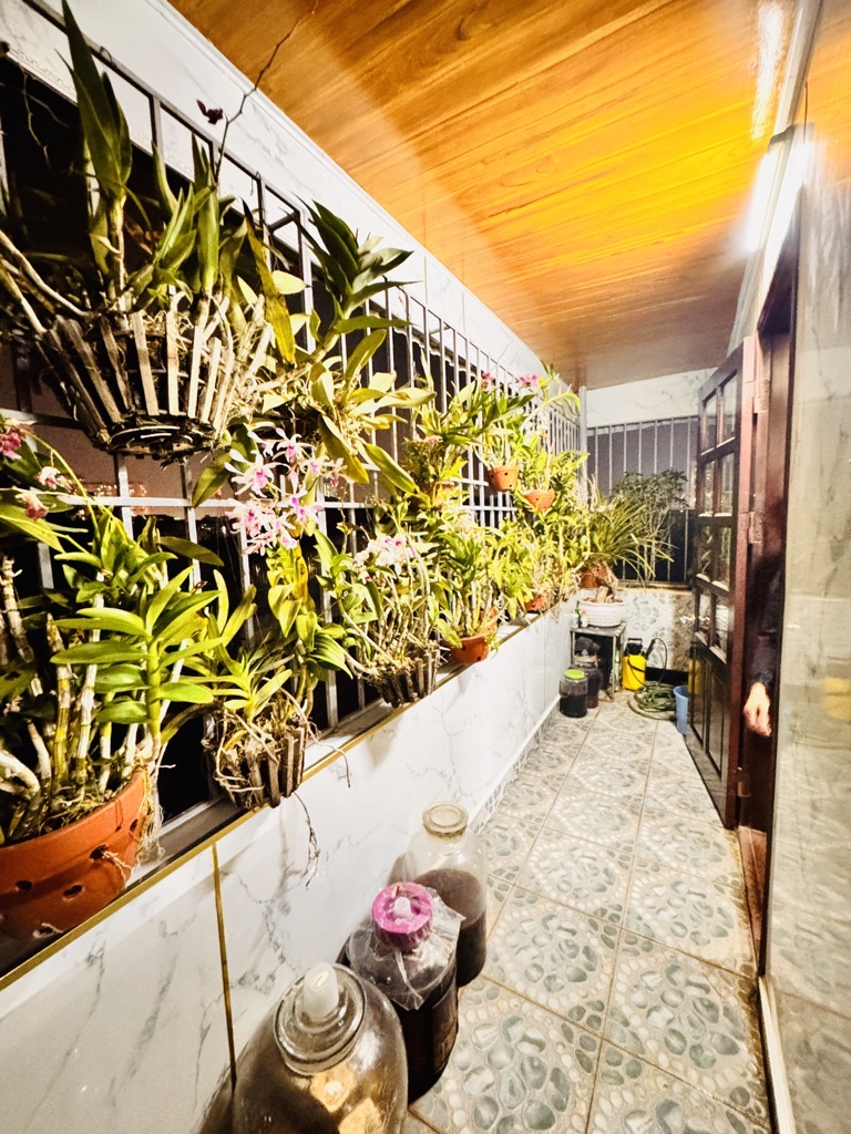 SIÊU PHẨM XUÂN LA,5 TẦNG MT 6M,NHỈNH 7 TỶ,Ô TÔ QUA NHÀ,CĂN GÓC 3 THOÁNG,DÂN TRÍ CAO