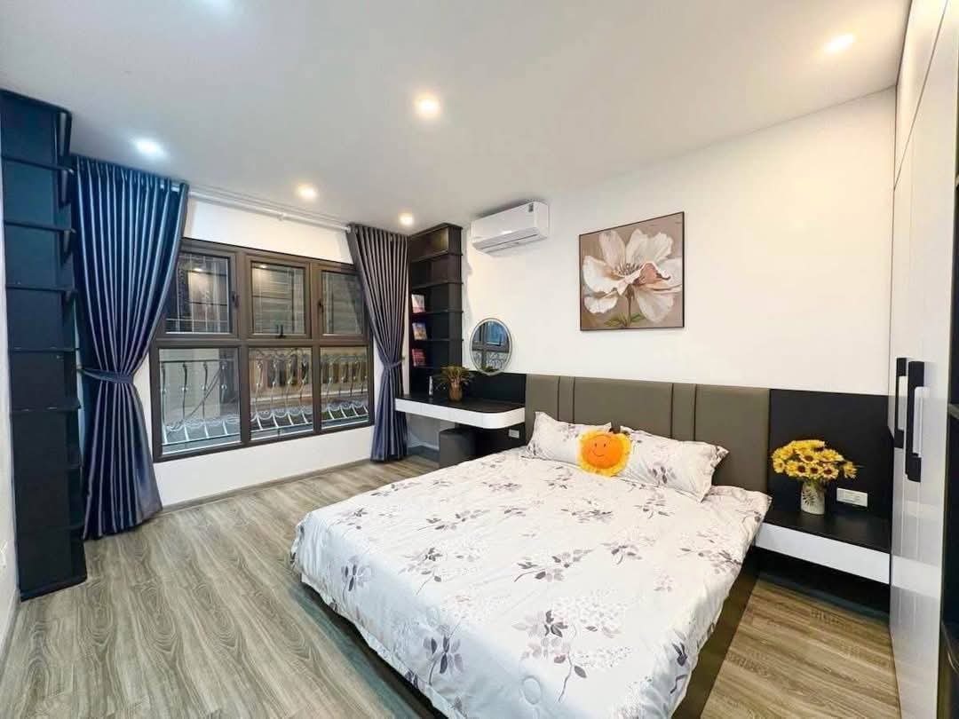 Bán gấp - nhà Đỗ Nhuận,Bắc Từ Liêm,35m2 chỉ.8.2 tỷ,lô góc,ô tô,dân xây mới