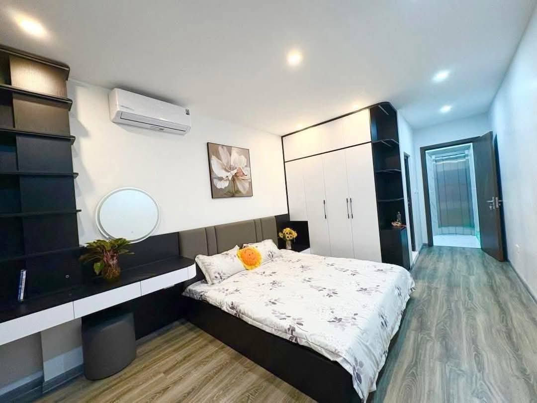 Bán gấp - nhà Đỗ Nhuận,Bắc Từ Liêm,35m2 chỉ.8.2 tỷ,lô góc,ô tô,dân xây mới