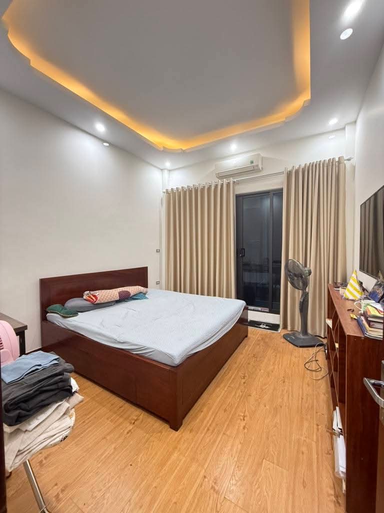 Hiếm - Xuân La - 36m2 chỉ 7.8 tỷ - căn góc - ô tô - dân xây mới koong