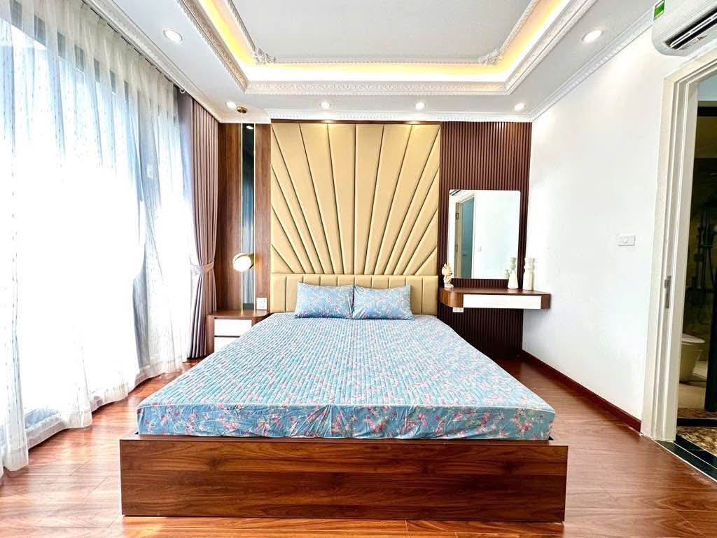 Hiếm - Xuân La - 36m2 chỉ 7.8 tỷ - căn góc - ô tô - dân xây mới koong