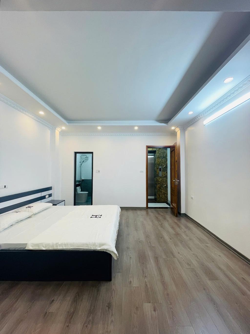 Bán nhà Xuân Đỉnh,Bắc Từ Liêm,5 tầng mt 4.5m chỉ 6.x tỷ,ngõ thông,gần phố,full nội thất