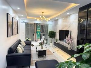 Bán gấp - nhà Đỗ Nhuận,Bắc Từ Liêm,35m2 chỉ.8.2 tỷ,lô góc,ô tô,dân xây mới