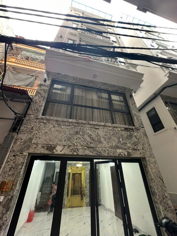 NHÀ PHỐ HOÀNG QUỐC VIỆT 65M2 PHÂN LÔ QUÂN ĐỘI Ô TÔ ĐỖ TRONG NHÀ 12.5 Tỉ