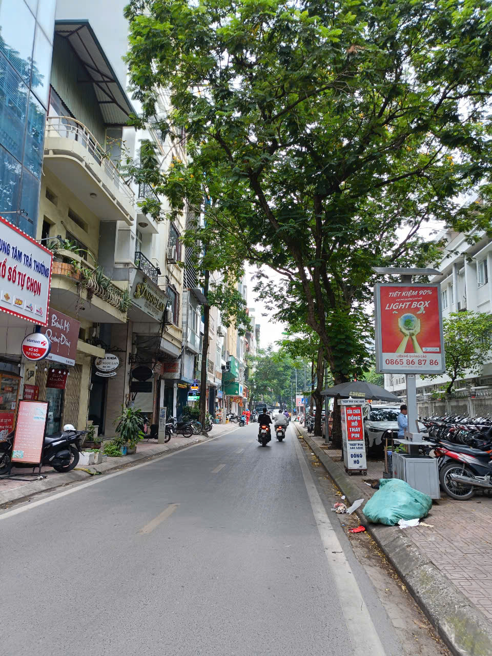 Nhà phố Trần Quốc Hoàn 50m2 phân lô quân đội ô tô đỗ trong nhà 11.8  tỷ