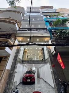 Nhà đẹp Nguyễn Khánh Tòan 48 m2 Thang máy ô tô đỗ cửa GIÁ 12.2 tỷ