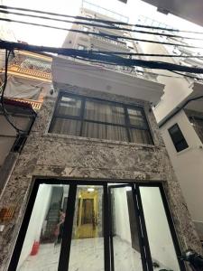 NHÀ PHỐ HOÀNG QUỐC VIỆT 65M2 PHÂN LÔ QUÂN ĐỘI Ô TÔ ĐỖ TRONG NHÀ 12.5 Tỉ