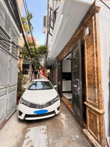 Nhà phố Trần Quốc Hoàn 50m2 phân lô quân đội ô tô đỗ trong nhà 11.8 tỷ