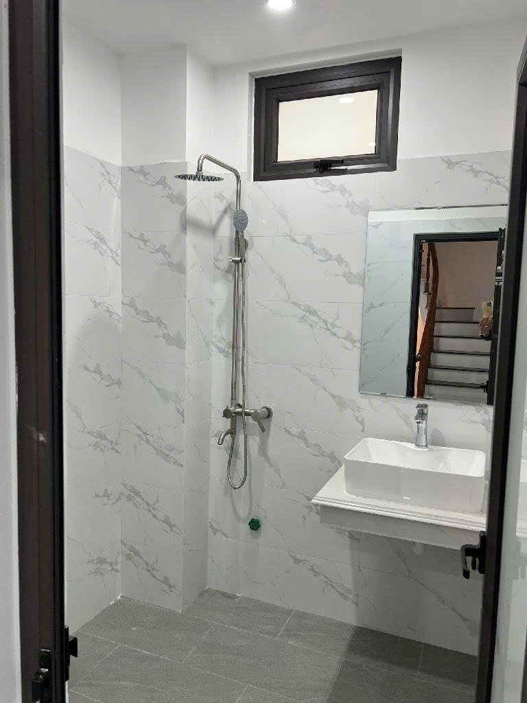 NHÀ ĐẸP Ở NGAY - 5 TẦNG - MẶT NGÕ OTO - ĐÔNG BA THÔNG KỲ VŨ