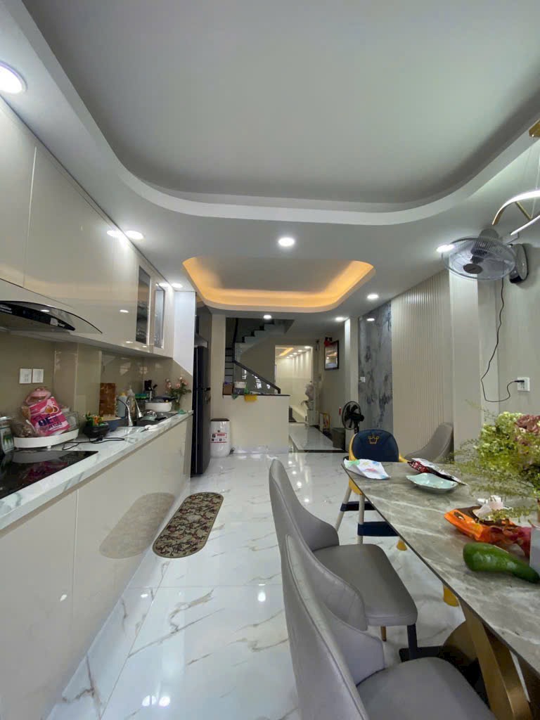 NHÀ ĐẸP,  GẦN MẶT TIỀN, HẺM XE HƠI, 9.X TỶ