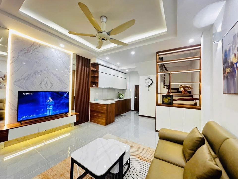 Nhà đẹp lạc lõng quân