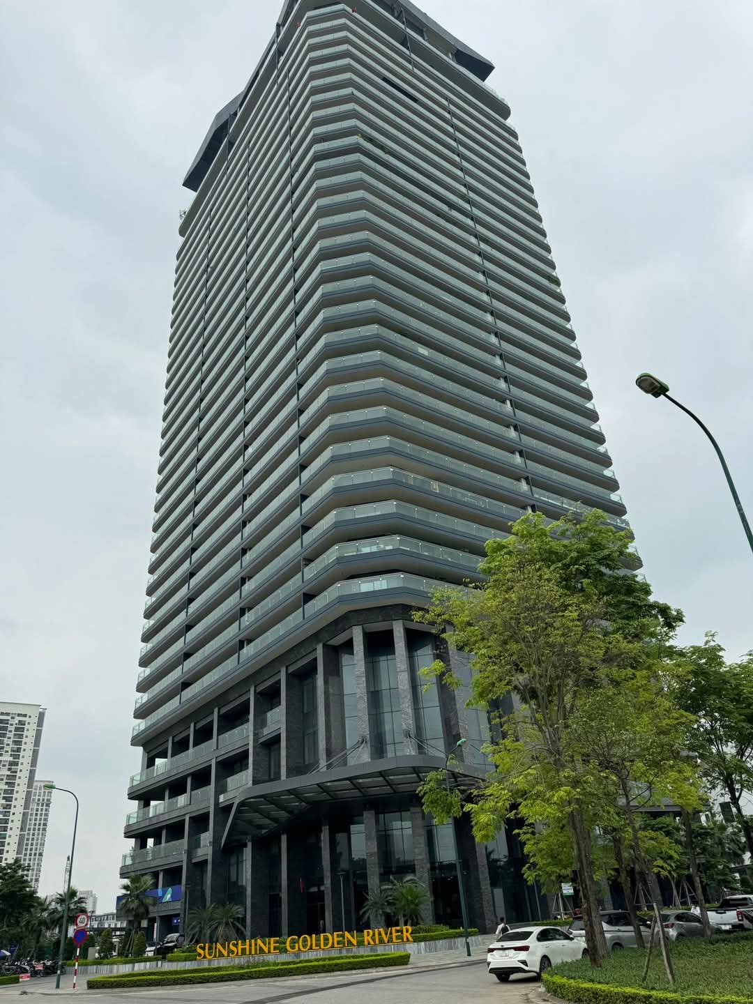 Nhà đẹp lạc lõng quân
