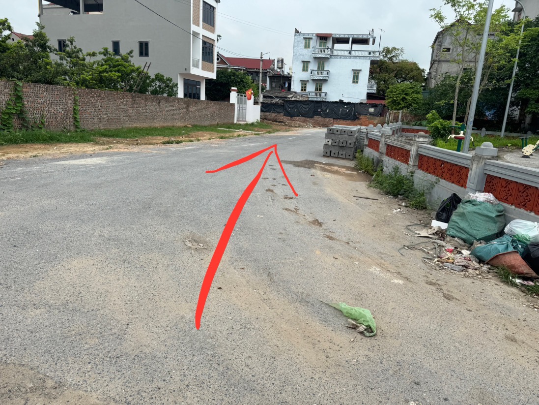 Lô góc bán đất Nguyên khê Đông anh ô tô 7 chỗ vào đất. Giá chào hơn 5 tỷ (có thương lượng)