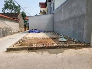 Cc.cần bán lô đất tại mêlinh  DT63m2MT4.5m giá 3tỷ950 LH E Ngân 0979601212