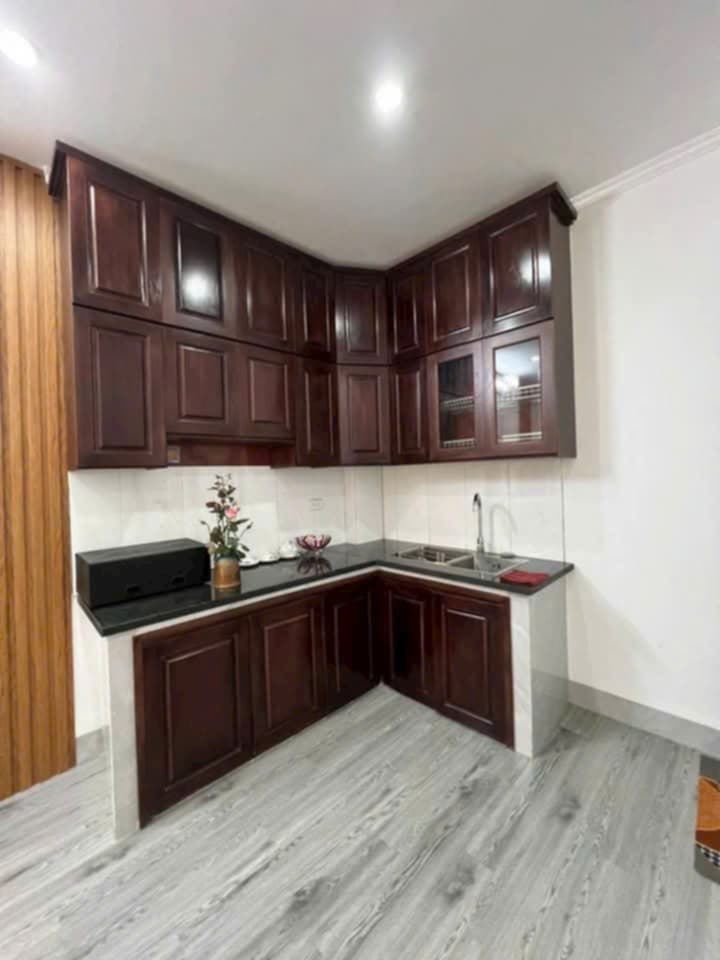 Tòa Chung Cư Có THANG MÁY - DT 70m - Giá 4.35 tỷ có thương lượng