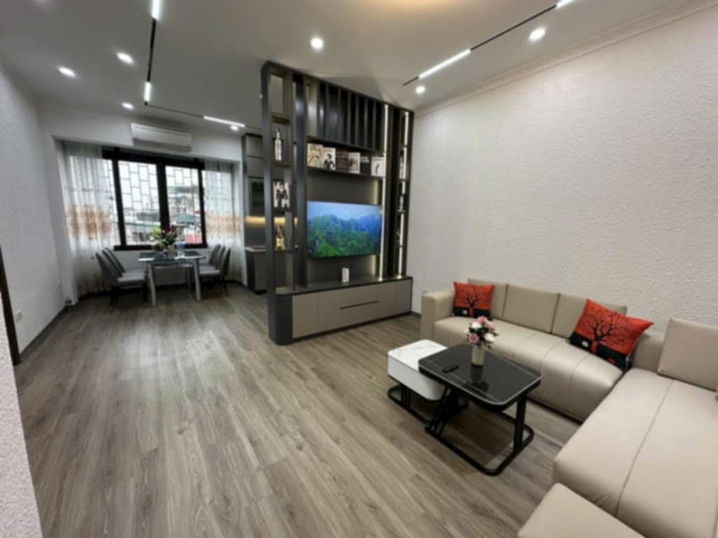 Tòa Chung Cư Có THANG MÁY - DT 70m - Giá 4.35 tỷ có thương lượng