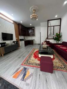 Tòa Chung Cư Có THANG MÁY - DT 70m - Giá 4.35 tỷ có thương lượng
