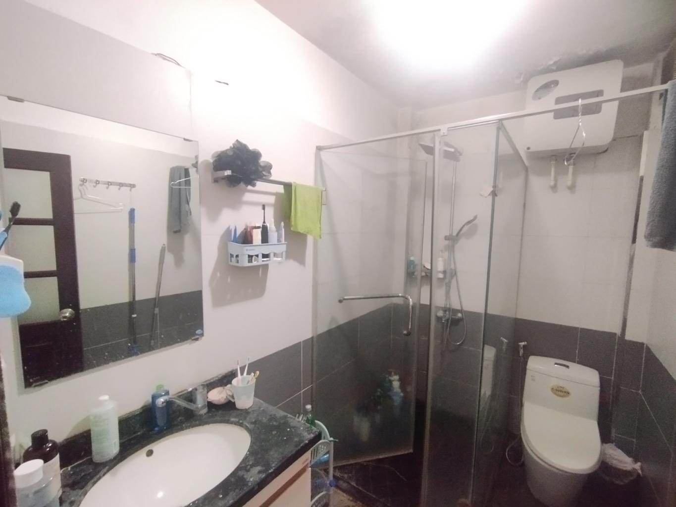 Bán 02 căn nhà cạnh nhau phố Trung Kính. Phần thưởng cho người có đủ tiềm lực và sự kiên nhẫn chờ đợi Hà Nội hoàn thành các con đường theo quy hoạch.