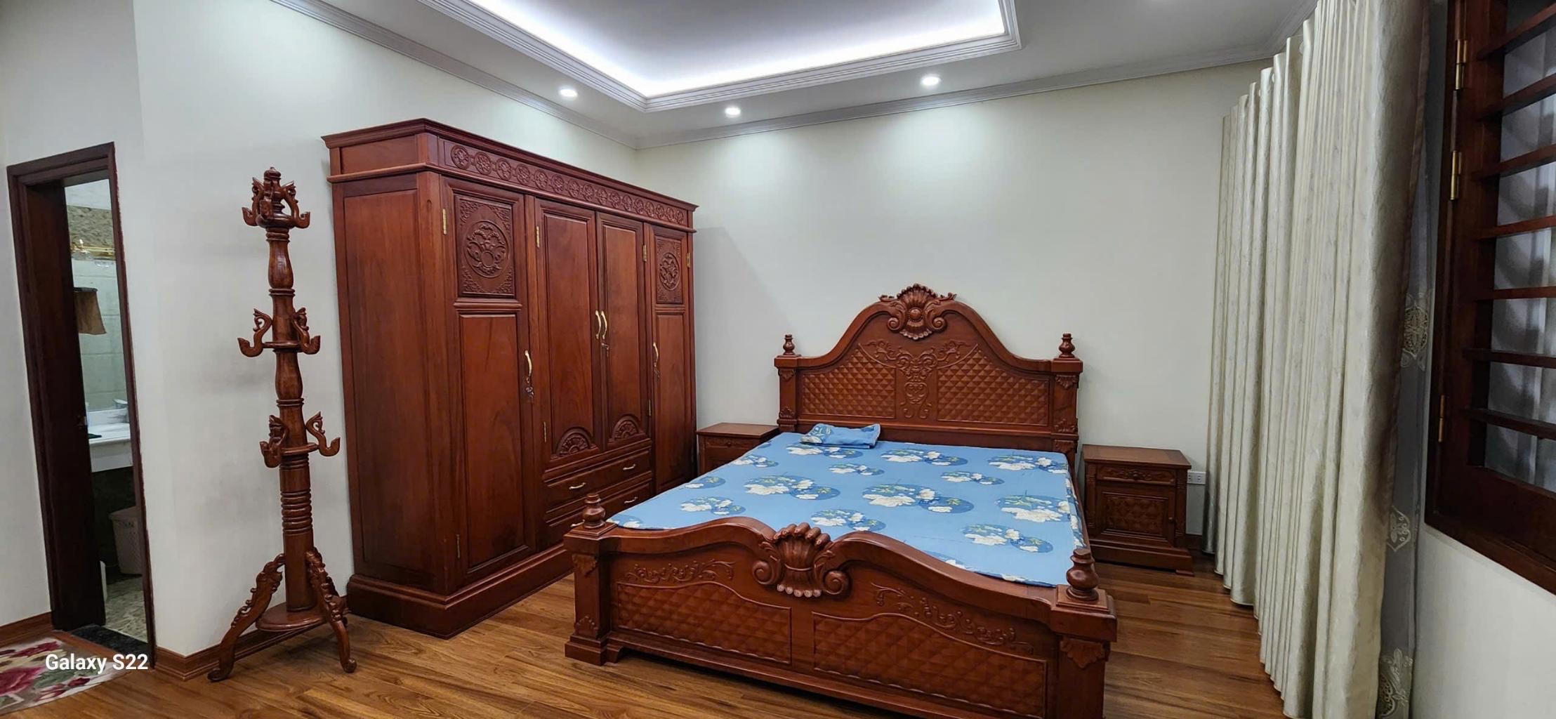 Chủ bán bớt nhà phân lô Trung Kính, 65m2, MT5.5m, 368 triệu/m2, ngõ ô tô tránh.