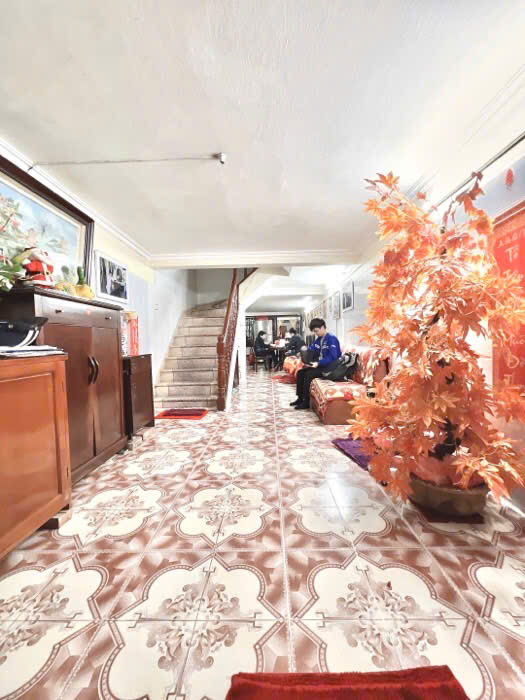 Bán nhà Mặt tiền Trần Duy Hưng, rất gần ga ngầm Metro số 5, DT88m2, 273 triệu/m2. Nhà có dòng tiền, cơ hội đầu cơ tăng giá nhờ Metro số 5 và một số dự án hạ tầng quan trọng đang thực hiện ở xung quanh.