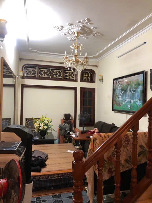 Bán nhà Mặt tiền Trần Duy Hưng, rất gần ga ngầm Metro số 5, DT88m2, 273 triệu/m2. Nhà có dòng tiền, cơ hội đầu cơ tăng giá nhờ Metro số 5 và một số dự án hạ tầng quan trọng đang thực hiện ở xung quanh.