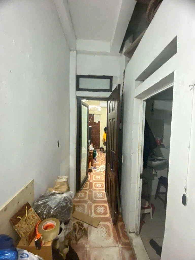 Bán nhà Phân lô Mạc Thái Tổ, 40m2, 4 tầng, 15 tỷ, nhiều mặt thoáng, mặt đường ô tô tránh.
