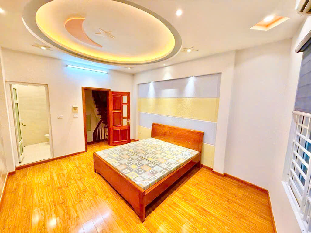 BÁN NHÀ NGUYỄN KHANG, 35m2, MT4m, 5 TẦNG, TRƯỚC SAU THOÁNG, NGÕ BA GÁC THÔNG 08 HƯỚNG, 7.x TỶ.