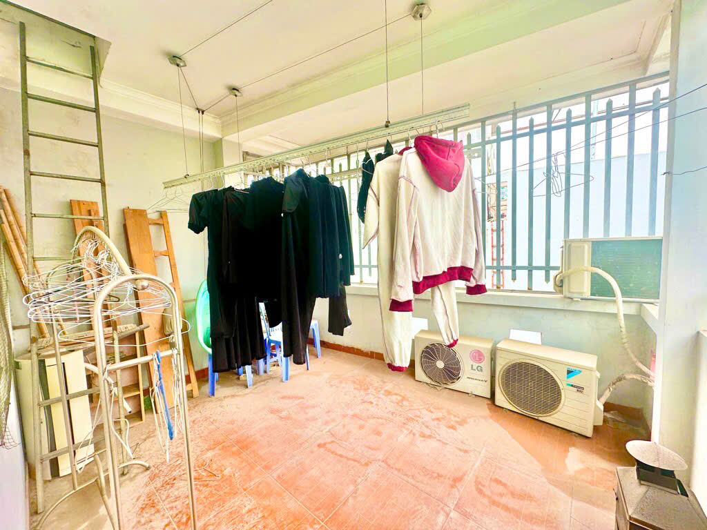 BÁN NHÀ NGUYỄN KHANG, 35m2, MT4m, 5 TẦNG, TRƯỚC SAU THOÁNG, NGÕ BA GÁC THÔNG 08 HƯỚNG, 7.x TỶ.
