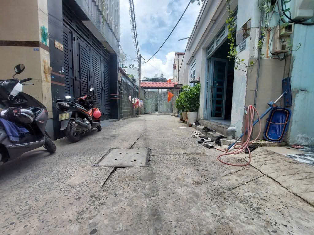 BÁN GẤP NHÀ HXH ĐƯỜNG NGUYỄN VĂN QUÁ 72M2 PHƯỜNG ĐÔNG HƯNG THUẬN QUẬN 12