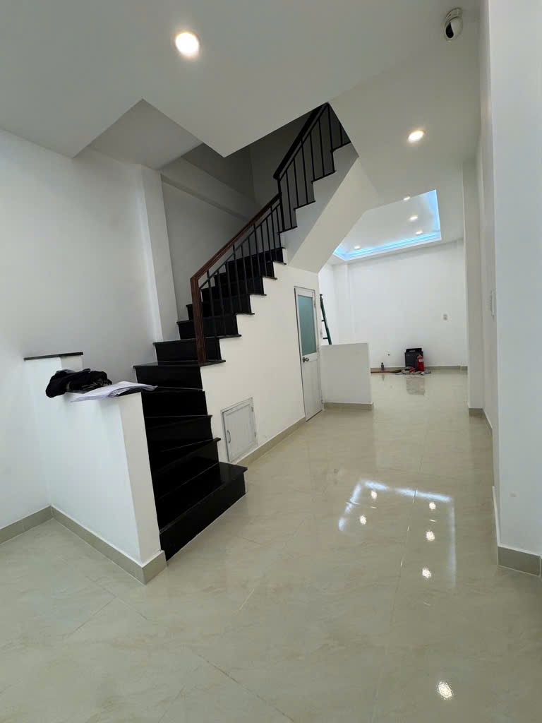 NHÀ QUẬN 10, ĐƯỜNG 3/2, HẺM 606, PHƯỜNG 14 ,DT: 39M2, GIÁ CHỈ 8TY350 CÒN TL.