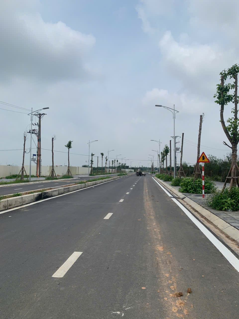 lễ pháp, tiên dương, gần ngay đại lộ võ nguyên giáp, cầu nhật tân, công viên kim quy