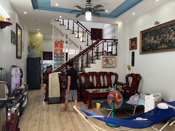 NHÀ 3 TẦNG LINH XUÂN XE HƠI ĐỖ CỬA NHỈNH 5TỶ