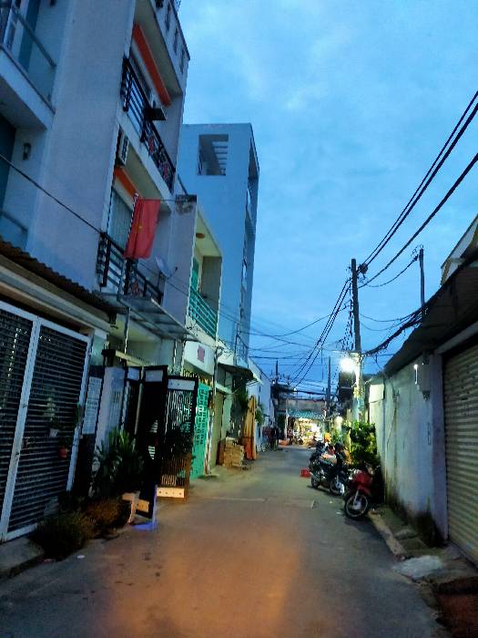 Nhà đẹp đường rộng thông thoáng.