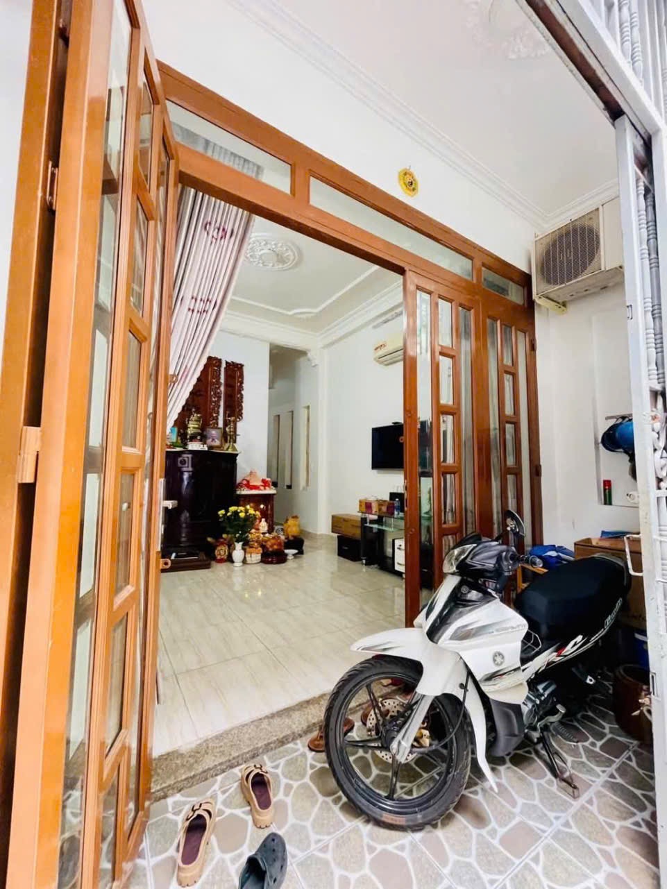 Bán nhà 2 tầng, hẻm 4m