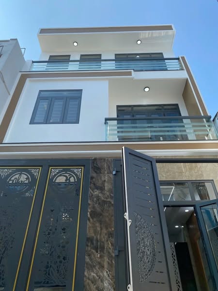 Bán nhà 6x10 - 3 tầng - hẻm oto - giá chỉ 5,x tỷ - ngay đường Tên Lửa
