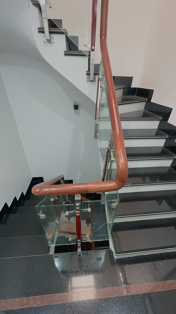 Bán nhà KHương Trung- gần royalcity-45m2-giá 10,35 tỷ.
