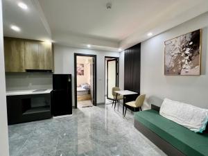 Căn hộ dịch vụ Cho Thuê ngõ Văn Hương, Cát Linh, 11 phòng khép kín,