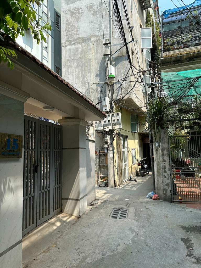 BÁN ĐẤT TẶNG NHÀ C4 TẠI MỄ TRÌ, NAM TỪ LIÊM