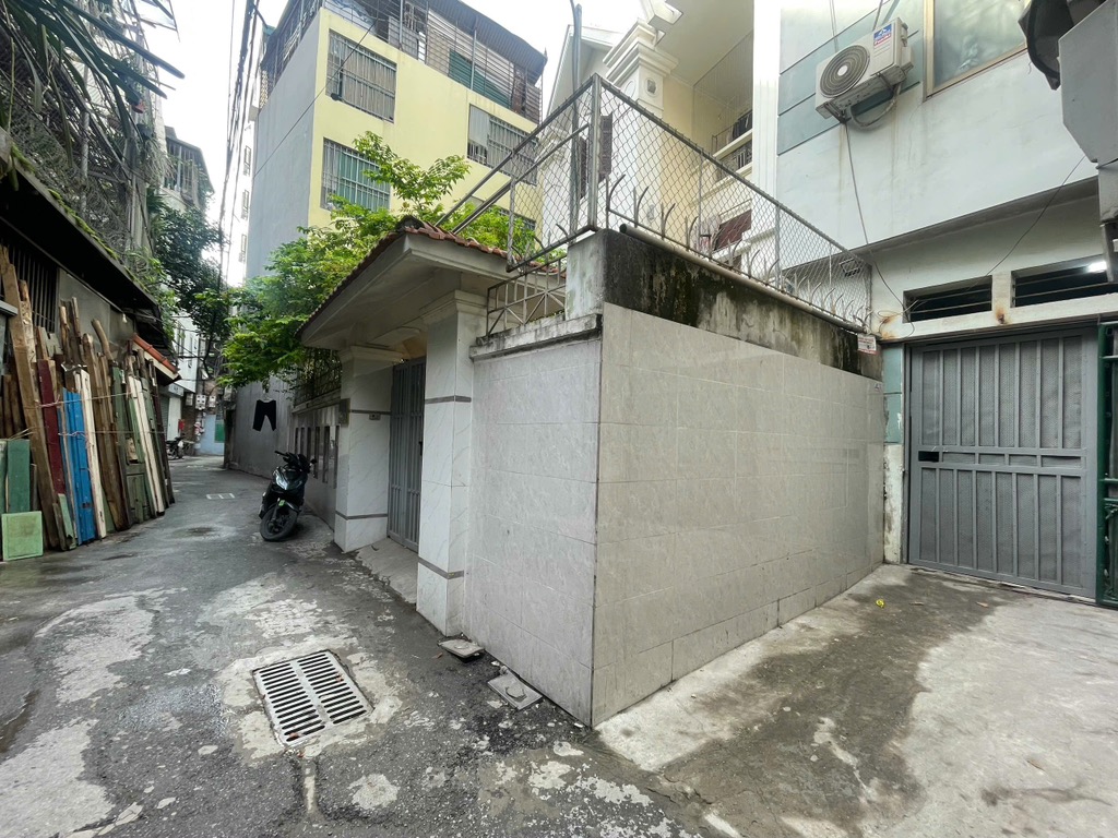 BÁN ĐẤT TẶNG NHÀ C4 TẠI MỄ TRÌ, NAM TỪ LIÊM