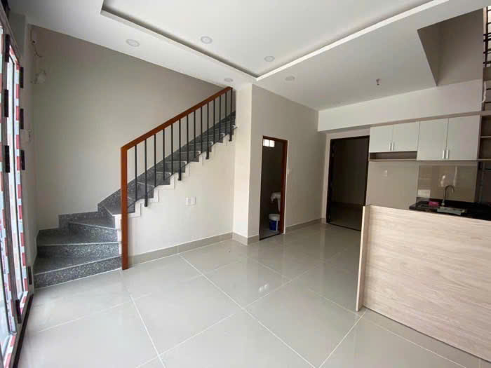 BÁN NHÀ MỚI PHAN VĂN TRỊ, P11, BT, DT: 52M2, 2 TẦNG, 3PN, 2WC GẦN ST EMART SỔ VUÔNG, GIÁ 5.x TỶ