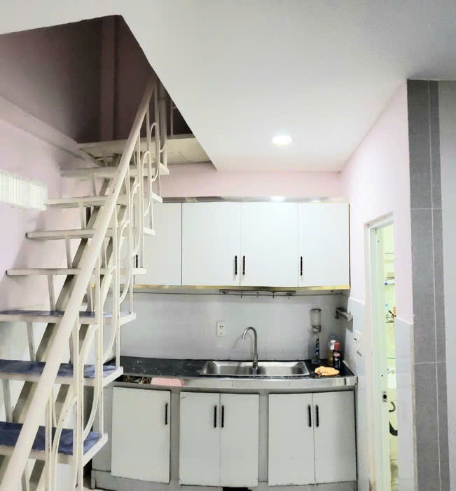 BÁN NHÀ KHU BÌNH LỢI, P13, BT. DT 48m2, 2 TẦNG 2PN, 1WC, BẾP + P KHÁCH CÓ SÂN ĐỂ XE, TƯƠNG LAI 2 MẶT TIỀN LỘ LỚN , GIÁ 5,7 TỶ.