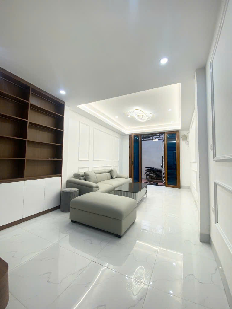 Bán nhà Kim Giang 7 tầng 7.5 tỷ nhà đẹp ô tô đỗ gần