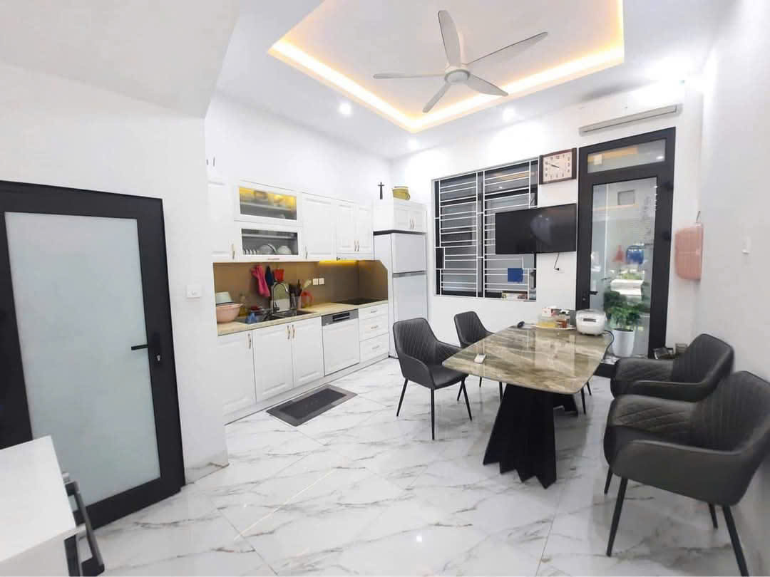 PHƯƠNG MAI ĐỐNG ĐA NHÀ MỚI KOONG - CHỦ TỰ XÂY - VIEW HỒ