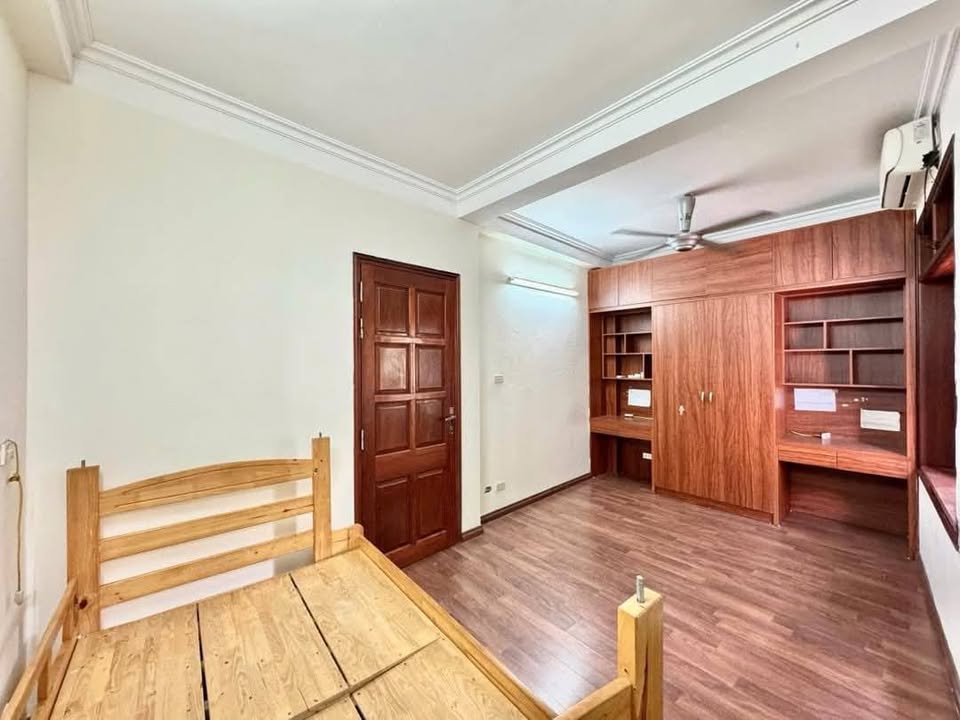 Bán nhà  4PN- 36m2, Phố Đại Từ, dân trí cao, giá cực chất 5,6 tỷ