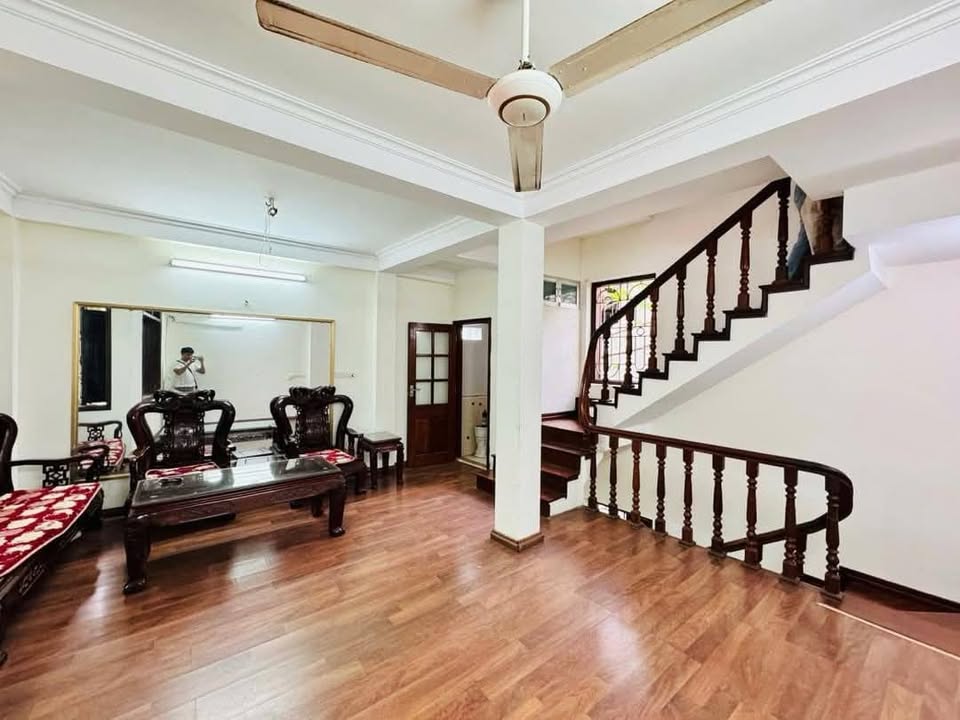 Bán nhà  4PN- 36m2, Phố Đại Từ, dân trí cao, giá cực chất 5,6 tỷ