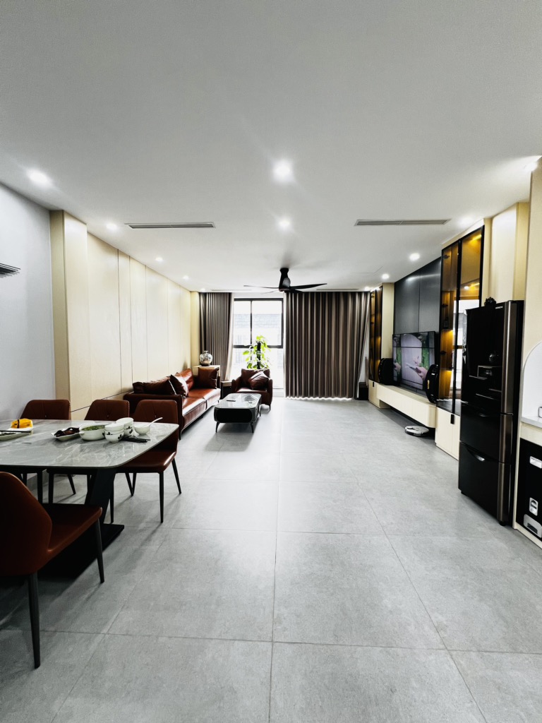 Bán nhà Bằng Liệt - Linh Đàm,bề thế đẳng cấp, thang máy + gara, 52m2, mt 6.2m, kinh doanh