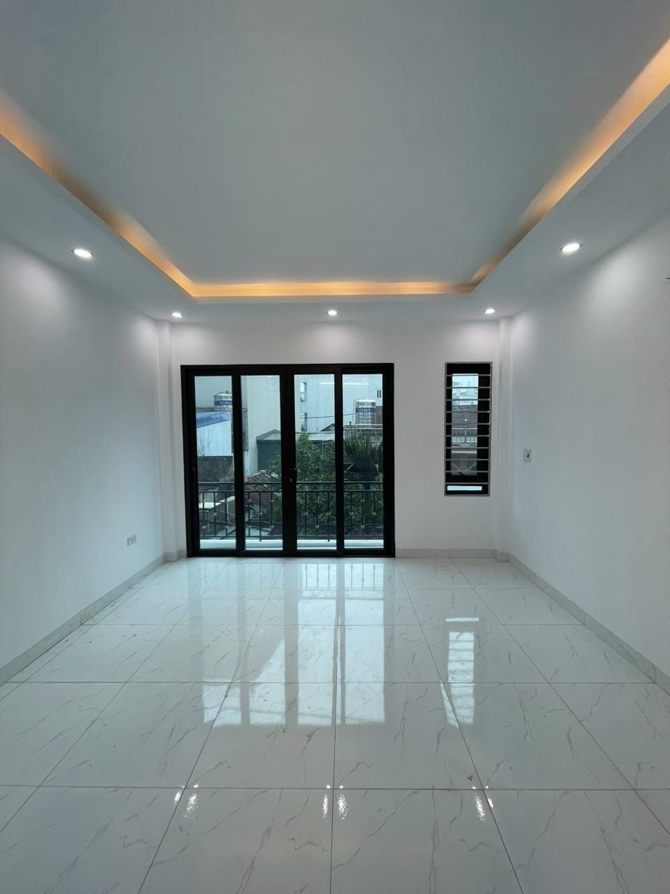 HOT! Bán Ngay Nhà Thượng Thanh, Long Biên 5T, 33m3 chỉ 3,3 tỷ