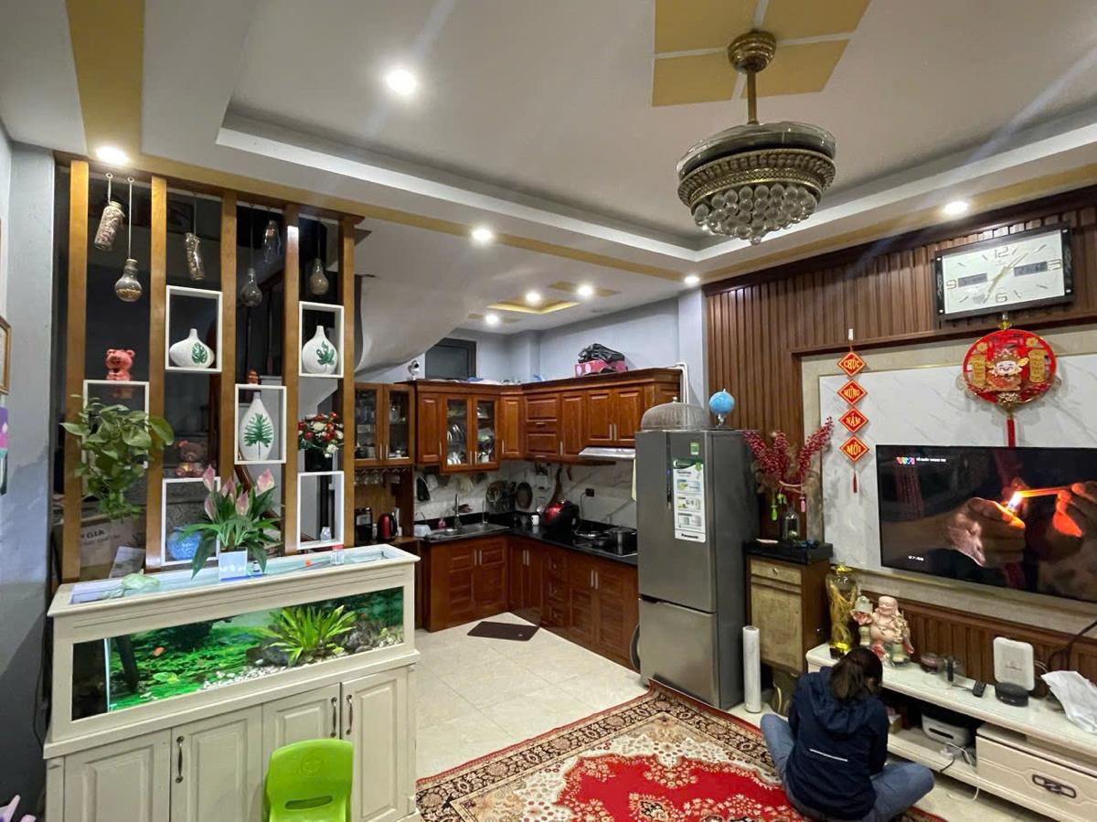 Chính chủ bán nhà lô góc, ngõ nông- ở La Nội