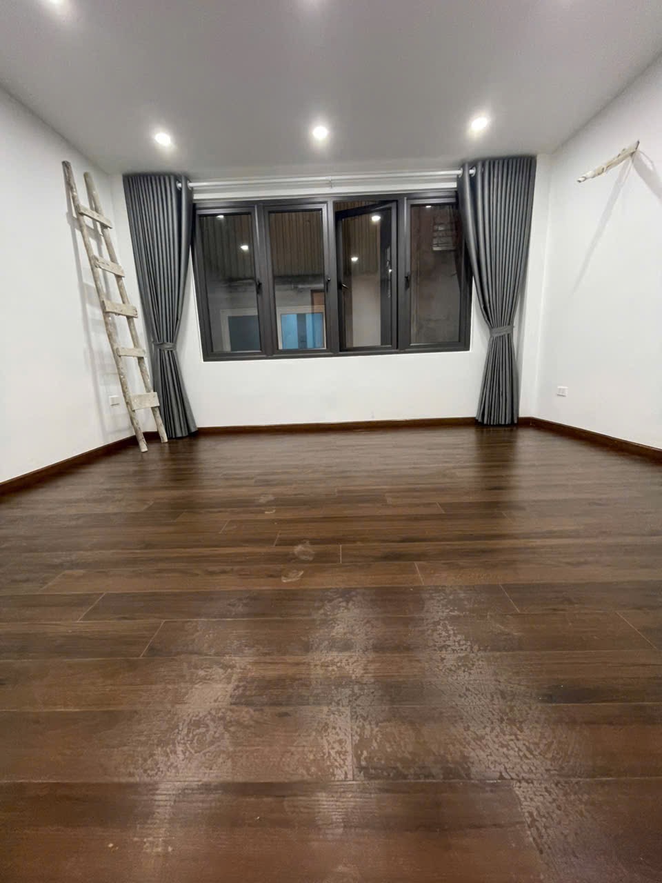 BÁN NHÀ VĂN HƯƠNG ĐỐNG ĐA 3 MẶT THOÁNG